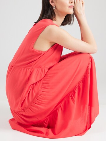 Sublevel Summer dress in Red