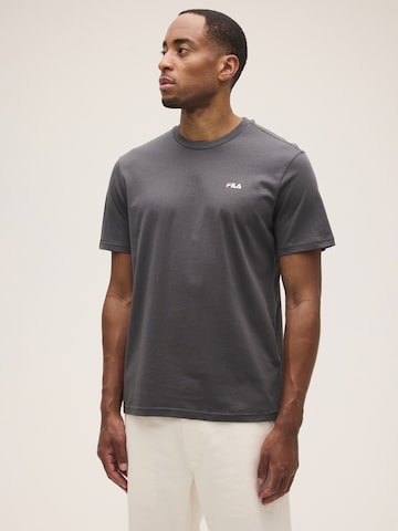 FILA - Camiseta 'LAAS regular tee' en gris: frente