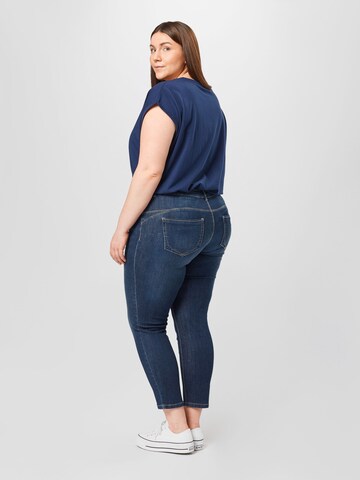 Coupe slim Jean 'RANTE' ONLY Carmakoma en bleu