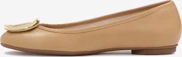 Ballerina di Kazar in beige: frontale