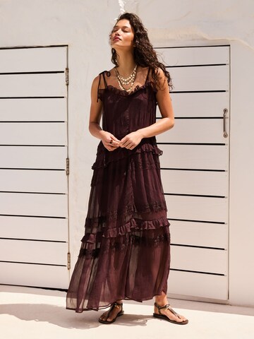 Next Kleid in Braun: Vorderseite