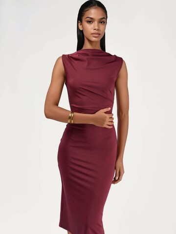 Hiccup - Vestido em vermelho: frente