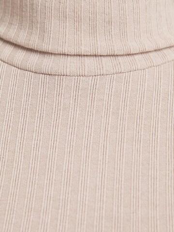 Robes en maille Bershka en beige