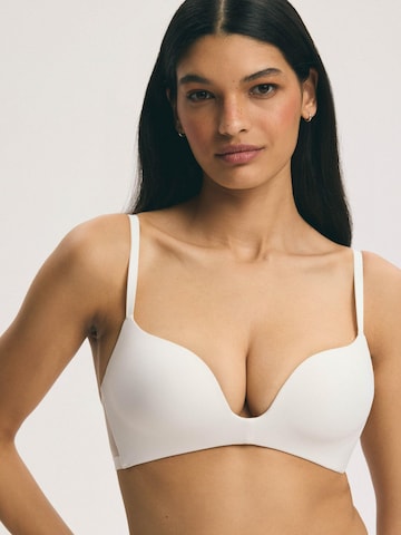 Reggiseno 'Push-up-BH Basic, ohne Bügel, Plunge-Dekolleté' di ESOTIQ in beige: frontale