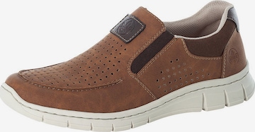 Rieker Slip-ons in Bruin: voorkant