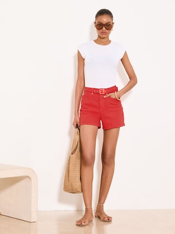 Lipsy Regular Shorts in Rot