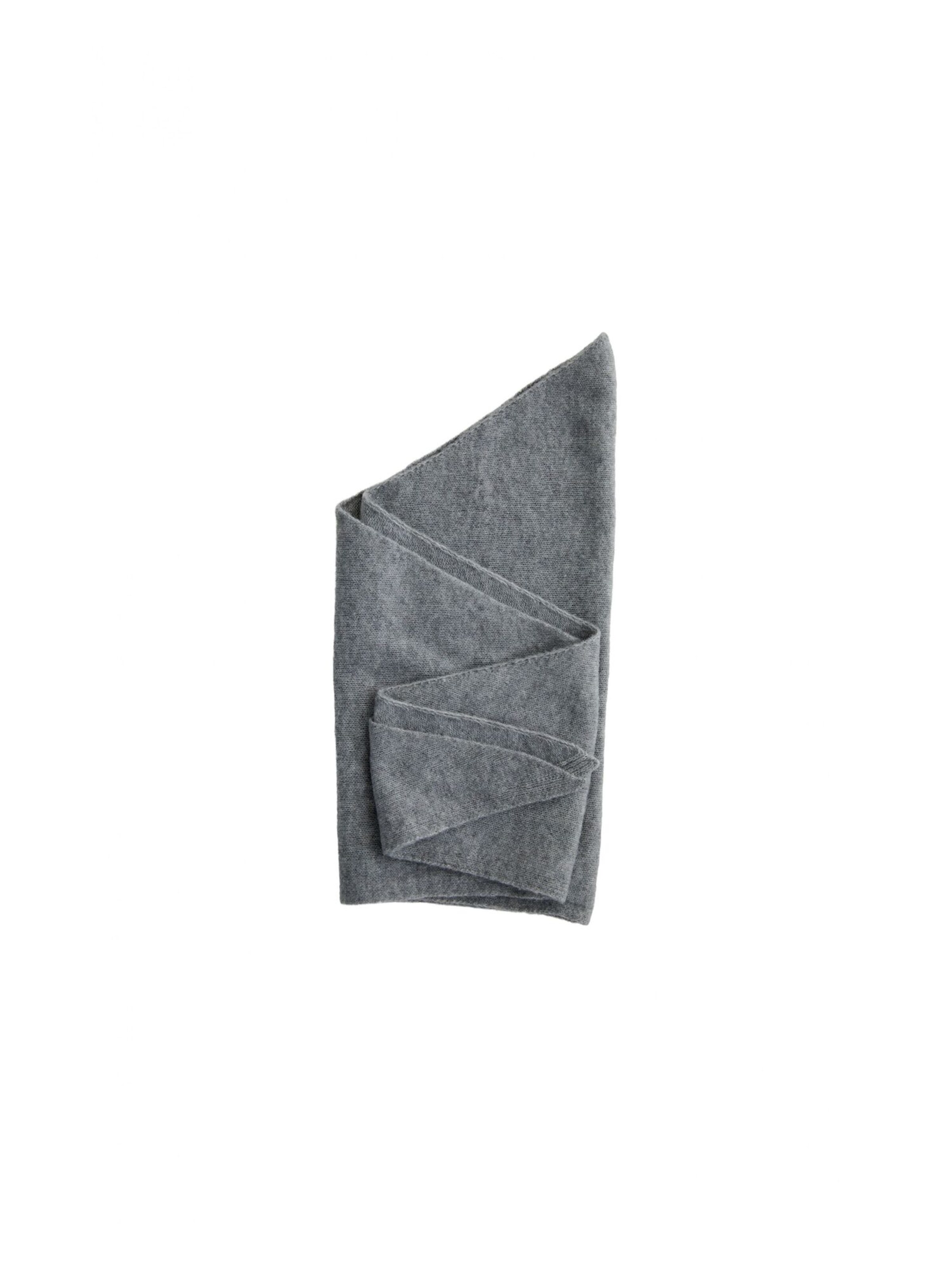 OUI Scarf in Grey