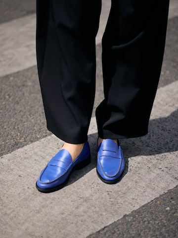 L37 HANDMADE SHOES Natikači 'TO MAKE IT EASIER' | modra barva