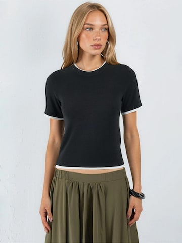 Qu Style Shirt in Black