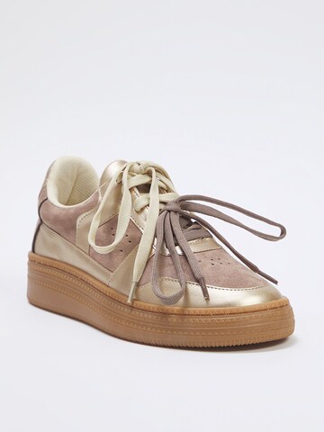 Trendyol Platform trainers in Brown: front