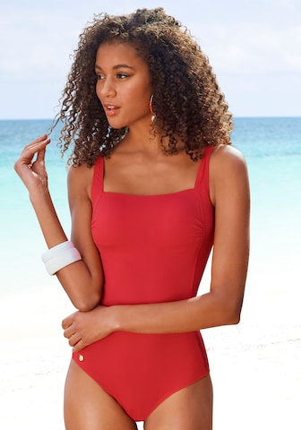 LASCANA Swimsuit in Red: front