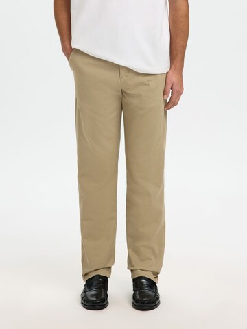 SELECTED Regular Chino Pants in Brown: front
