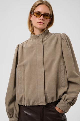 SOAKED IN LUXURY Between-season jacket in Green