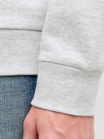 JACK & JONES Sweatshirt i grå