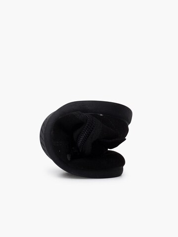 Pisamonas - Bota em preto
