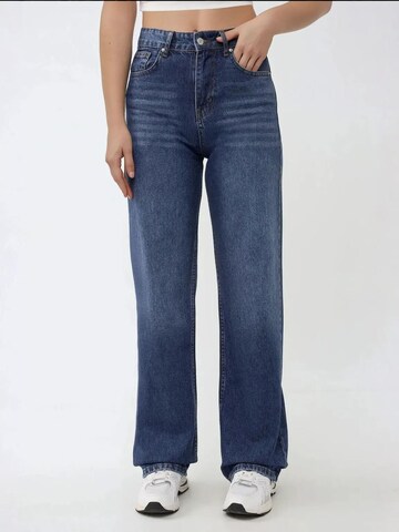 Hiccup Jeans in Blau: Vorderseite