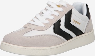 Hummel Sneakers in White: front