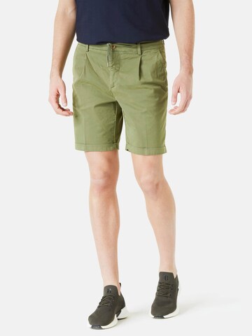 Boggi Milano Regular Pleat-Front Pants in Green: front