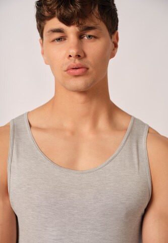 Skiny Undershirt in Grey