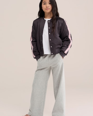 WE Fashion Prechodná bunda - Sivá