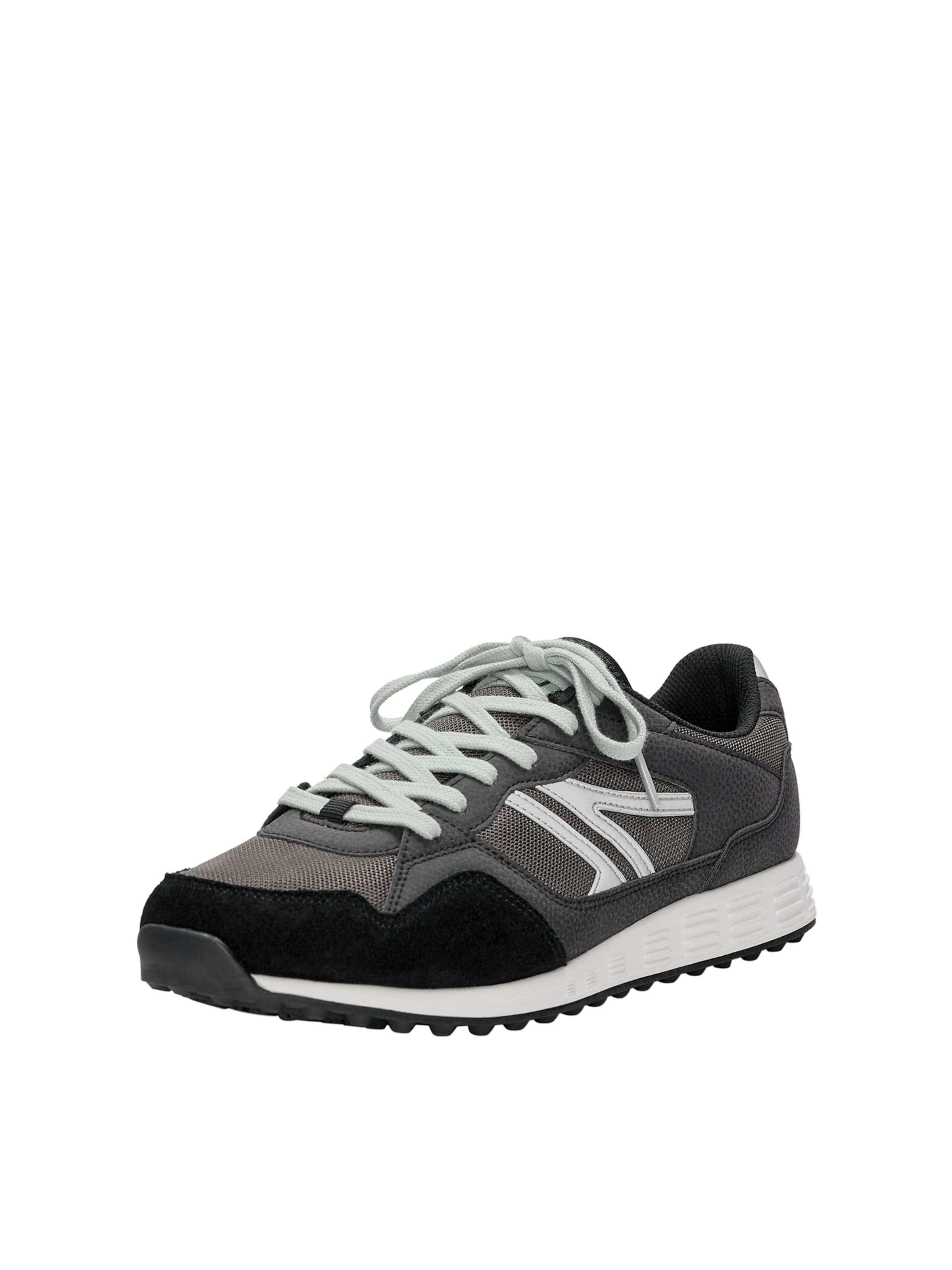 Pull&Bear Sneaker in Schwarz: Vorderseite