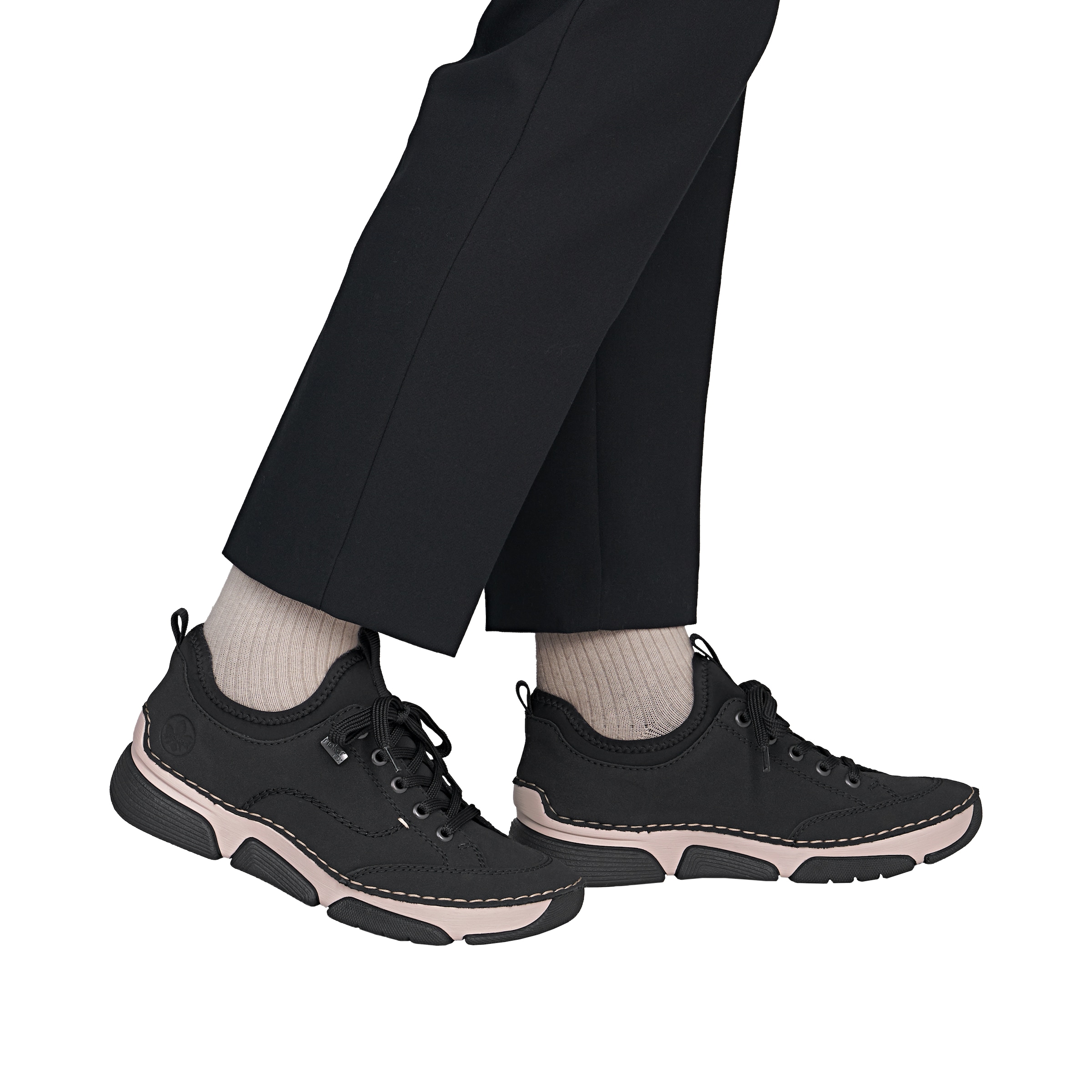 Chaussure basse '45976' Rieker en noir : devant
