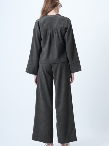 Costum cu pantaloni de la Trend Alaçatı Stili pe verde