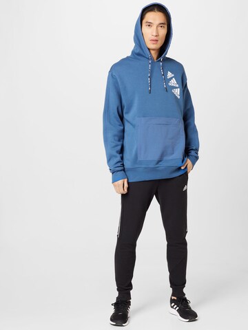 ADIDAS SPORTSWEAR Sportsweatshirt 'Essentials Brandlove Fleece' in Blau