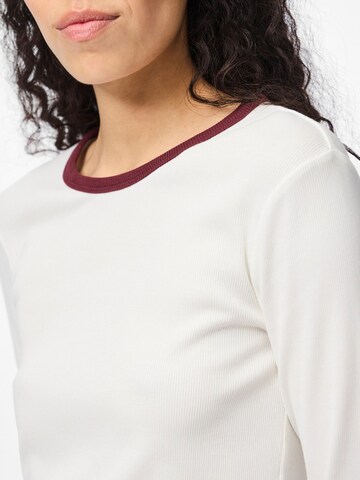 Maglietta 'PCMay' di PIECES in bianco