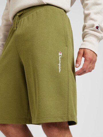 Champion Authentic Athletic Apparel Regular Shorts in Grün