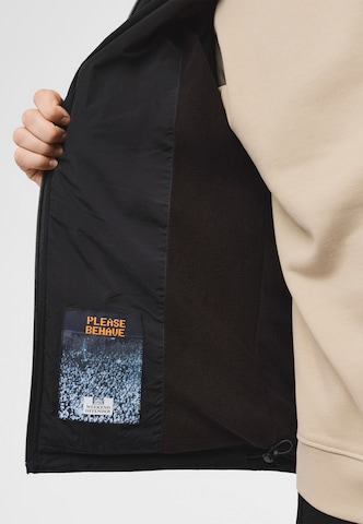 Weekend Offender Between-Season Jacket in Black