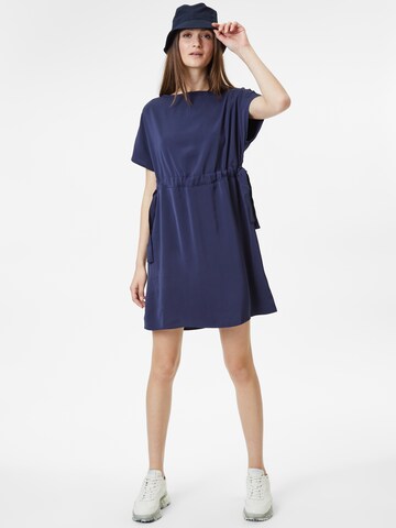 Robe 'Biba' ABOUT YOU en bleu