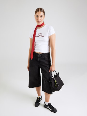 Tricou 'NMMOLLY' de la Noisy may pe alb