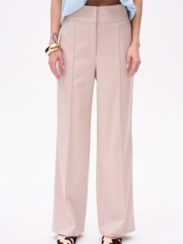 Blue Shadow Regular Hose‌‌‌‌‌‌‌‌‌ in Beige: Vorderseite