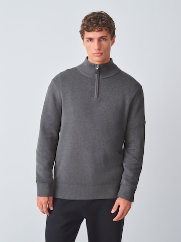 Next - Jersey en gris: frente
