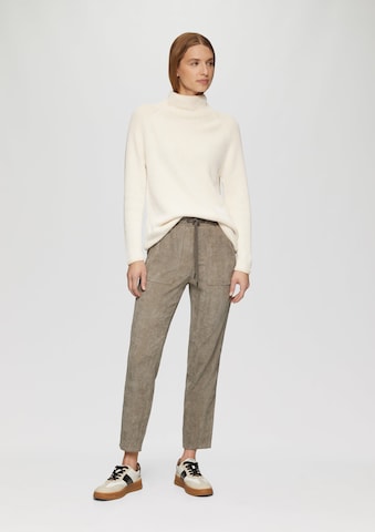 s.Oliver Tapered Broek in Bruin: voorkant