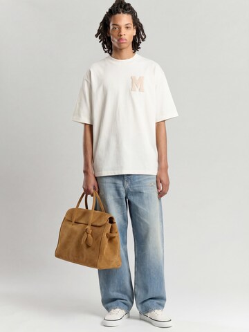 Mansour Shirt 'M Patch T-shirt' in Wit: voorkant