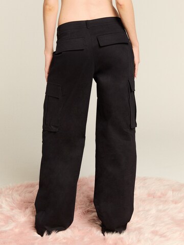 Loosefit Pantalon cargo 'Leona' LENI KLUM x ABOUT YOU en noir