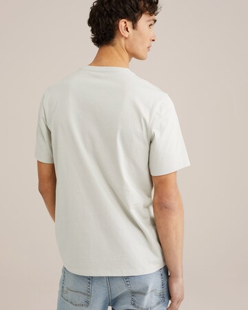 Tricou de la WE Fashion pe bej