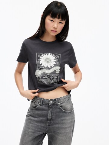 T-shirt Pull&Bear en gris : devant