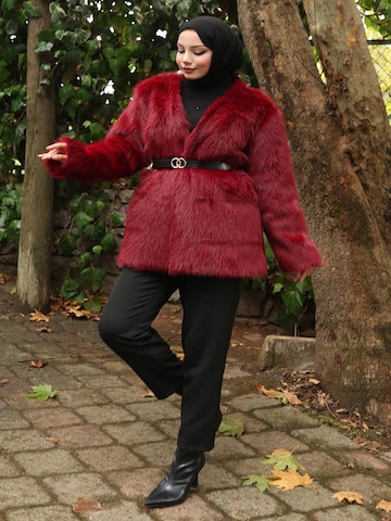 MODAMIHRAM Between-seasons parka in Red: front