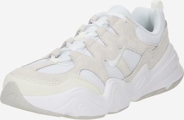 Sneaker low 'TECH HERA' de la Nike Sportswear pe alb: față