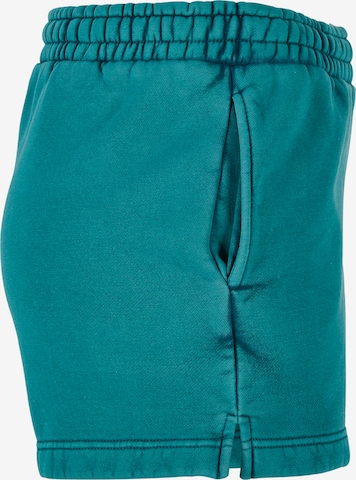 Urban Classics Regular Pants in Green