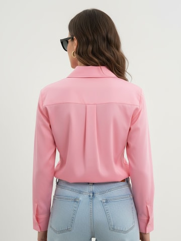 WEARABLE STORIES Blouse 'Paula' in Roze