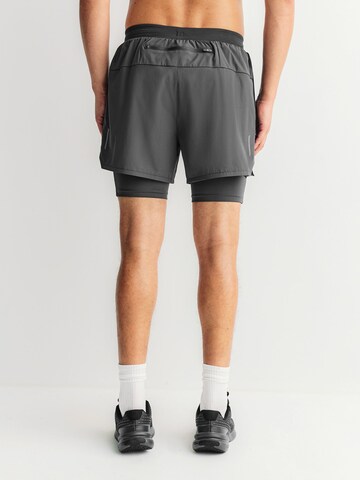 Next regular Λειτουργικό παντελόνι σε μαύρο