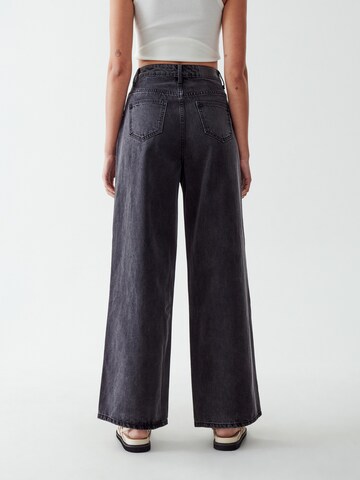 Calli Wide Leg Jeans i sort: tilbage