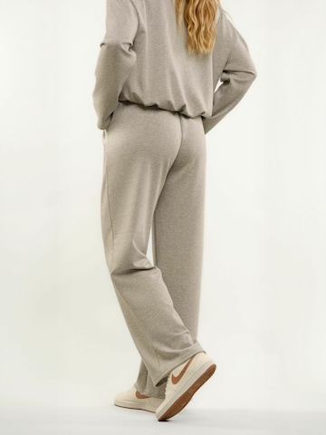 Regular Pantalon 'Henny' Liberte Essentiel en gris