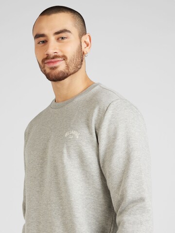 BILLABONG Sweatshirt in Grau