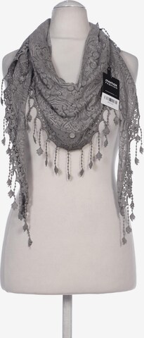 Tredy Scarf & Wrap in One size in Grey: front