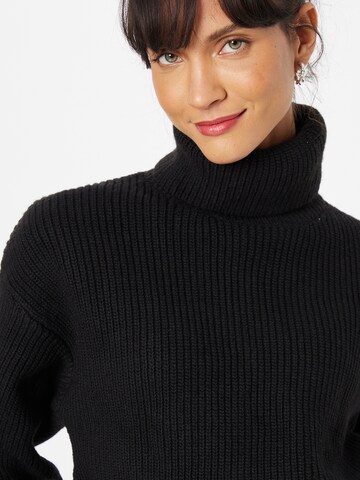 Monki Пуловер в черно